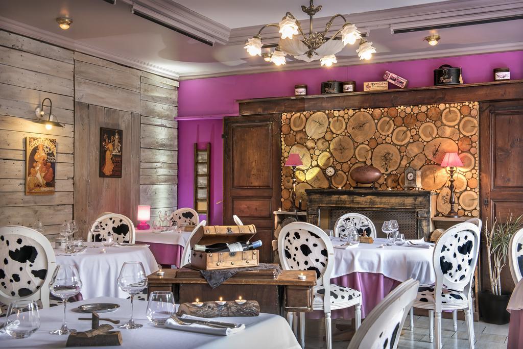 Hotel Le Rocher Blanc Albaret-Sainte-Marie Exteriör bild