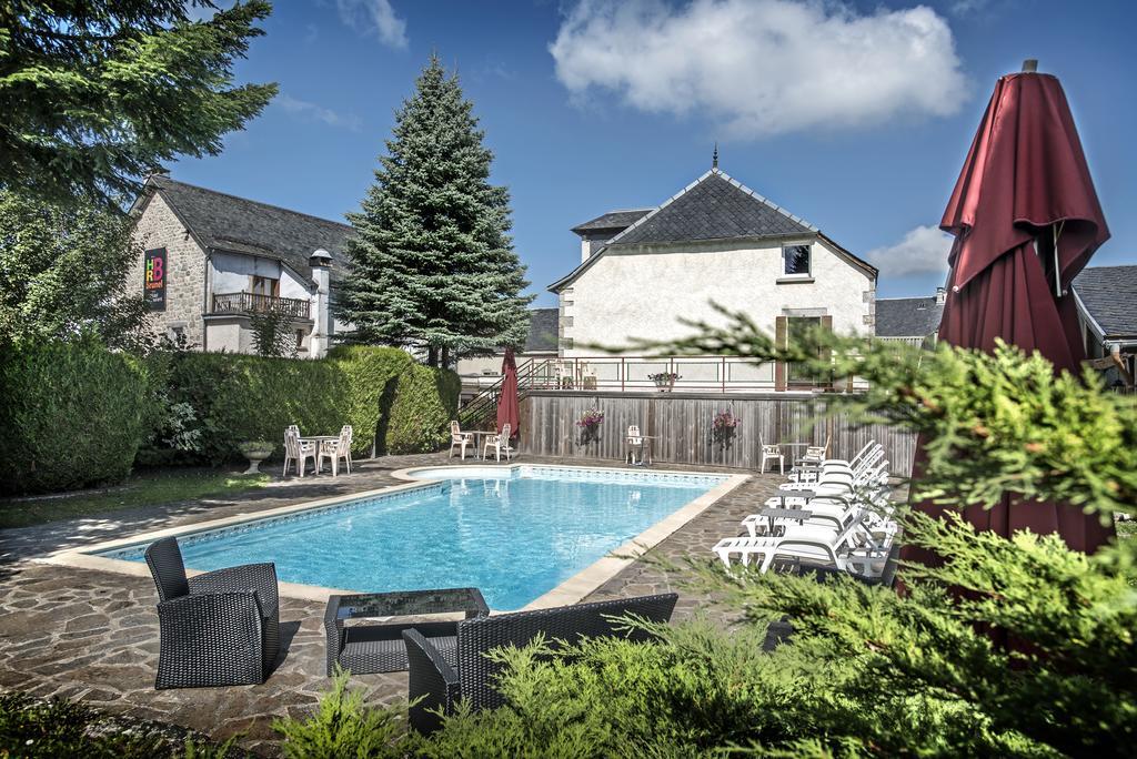Hotel Le Rocher Blanc Albaret-Sainte-Marie Exteriör bild