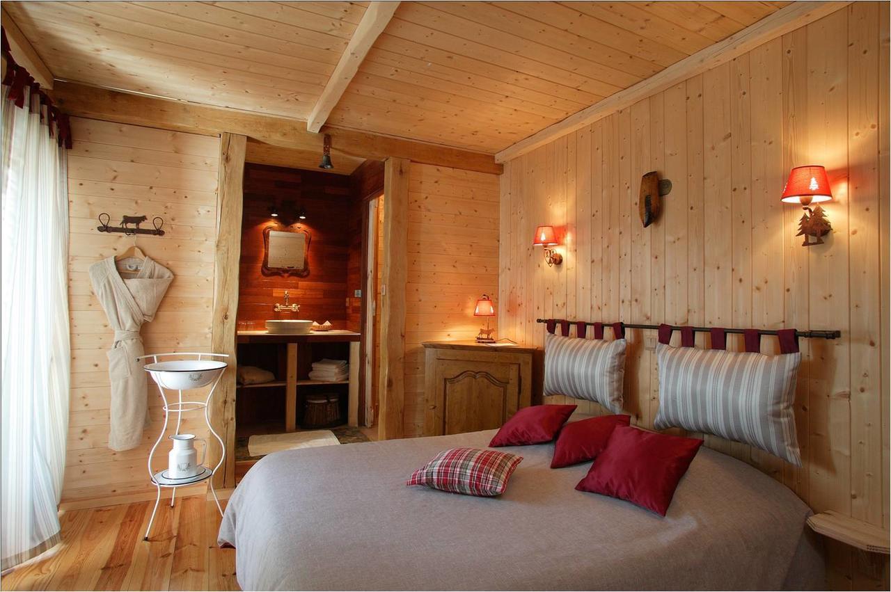 Hotel Le Rocher Blanc Albaret-Sainte-Marie Exteriör bild