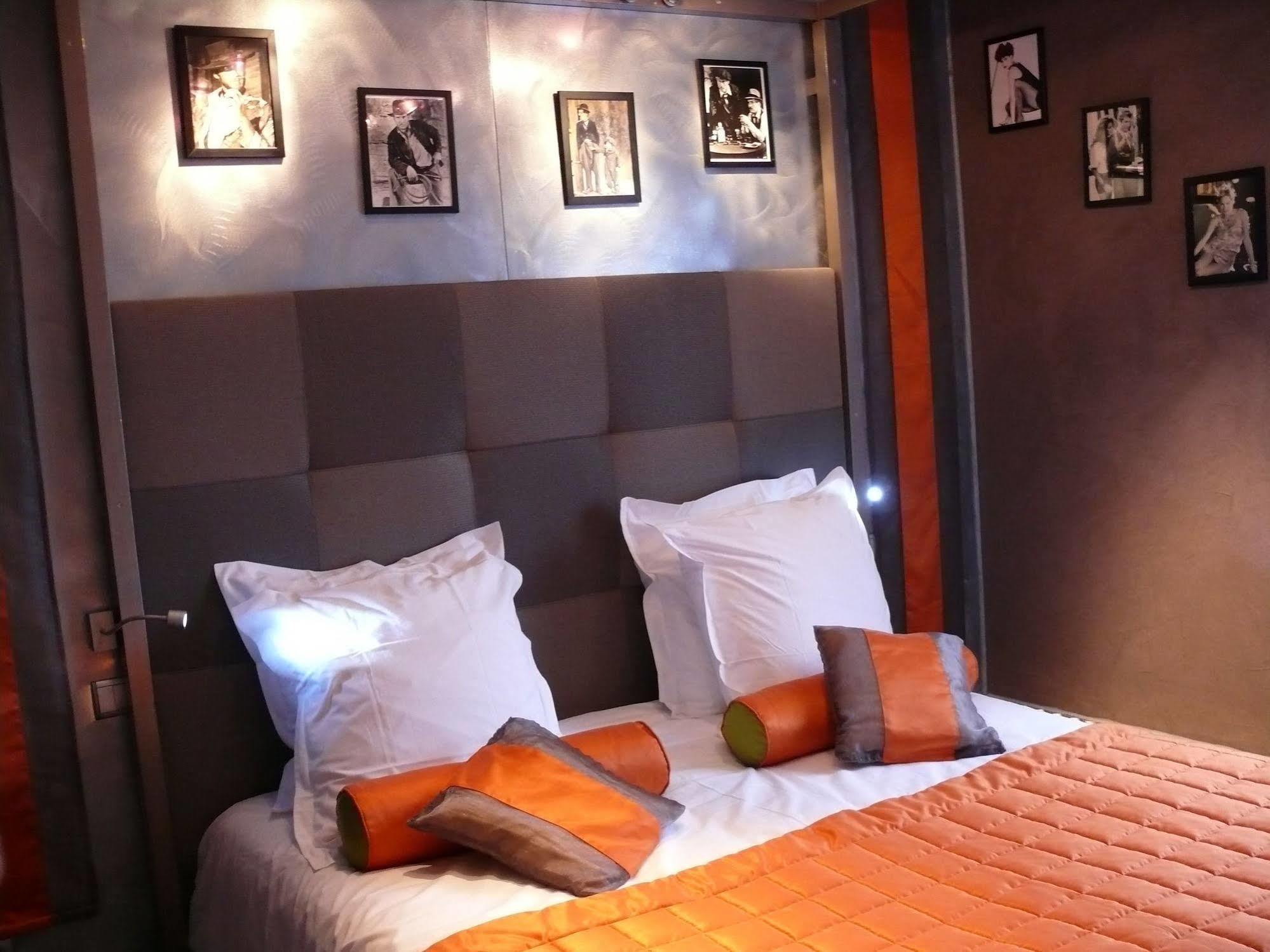 Hotel Le Rocher Blanc Albaret-Sainte-Marie Exteriör bild