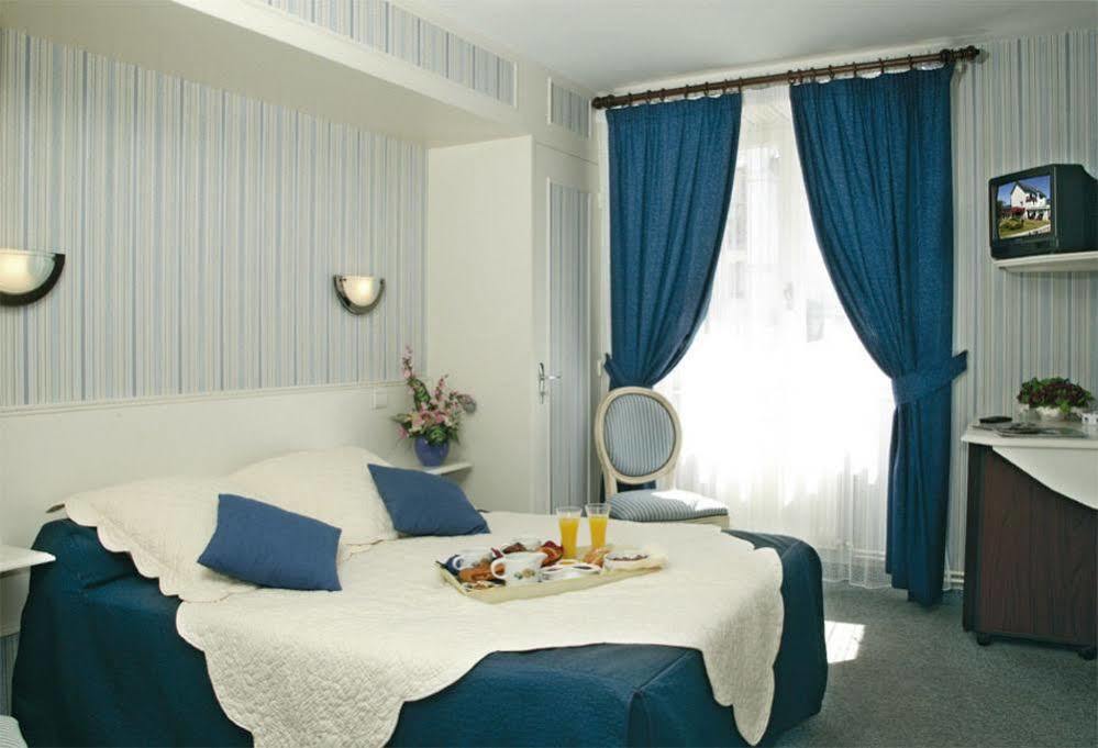 Hotel Le Rocher Blanc Albaret-Sainte-Marie Exteriör bild