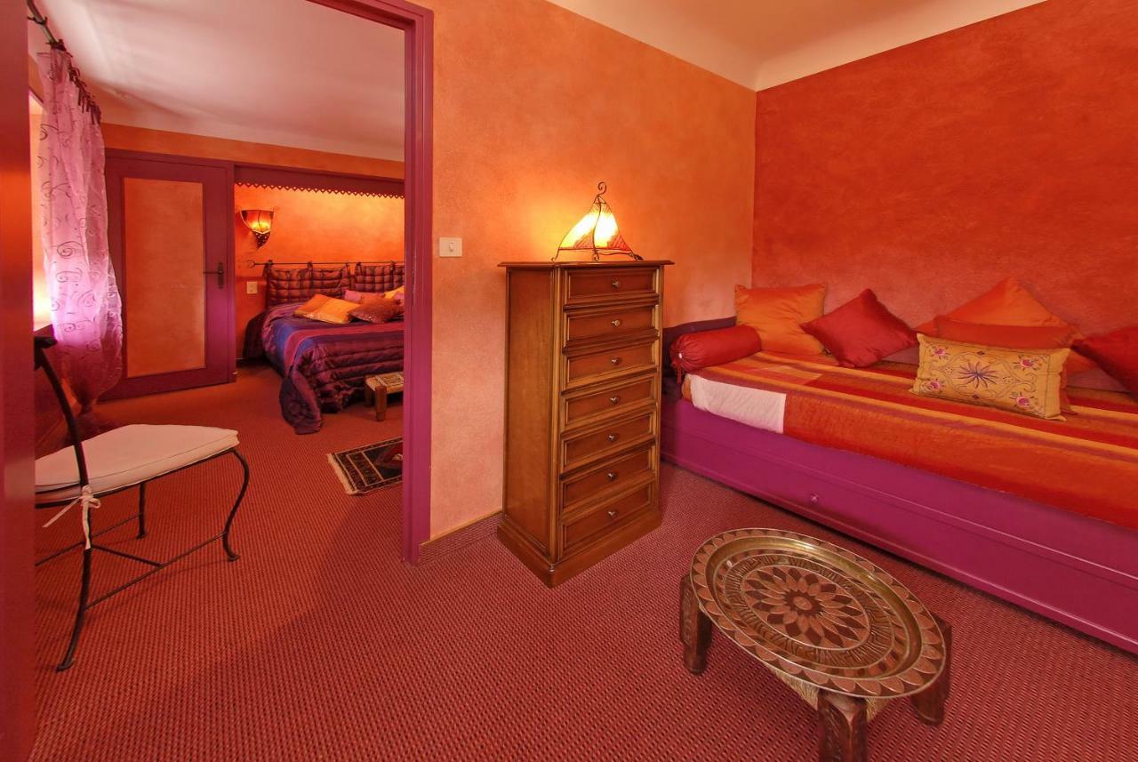 Hotel Le Rocher Blanc Albaret-Sainte-Marie Exteriör bild